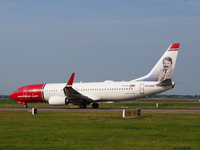 LN-DYZ Norwegian Air Shuttle Boeing 737-8JP(WL) - cn 39013, taxiing 22july2013 pic-004