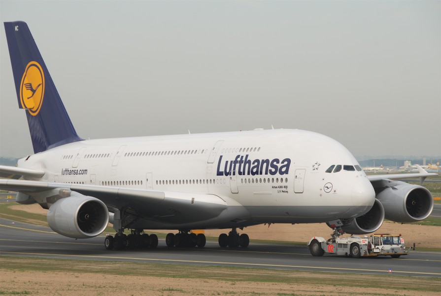 Lufthansa Airbus A380-841; D-AIMC@FRA;06.07.2011 603bi (5912165421)