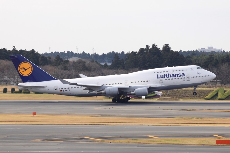 Lufthansa B747-400M(D-ABTH) (4181658168)