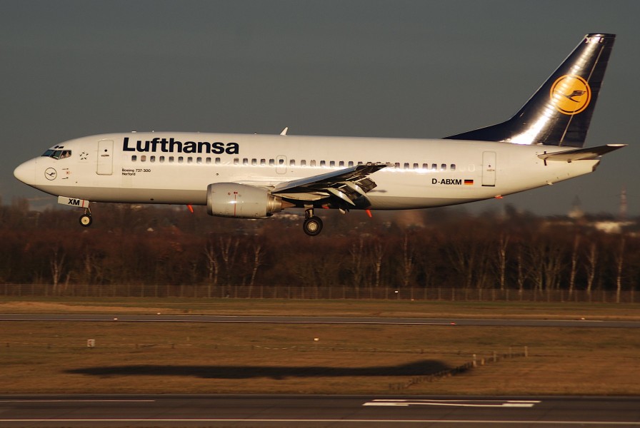 Lufthansa Boeing 737-330, D-ABXM@DUS,13.01.2008-492ai - Flickr - Aero Icarus