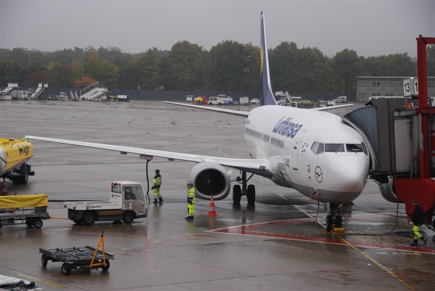 Lufthansa Boeing 737-330; D-ABXM@TXL;16.10.2010 587aa (5095033470)