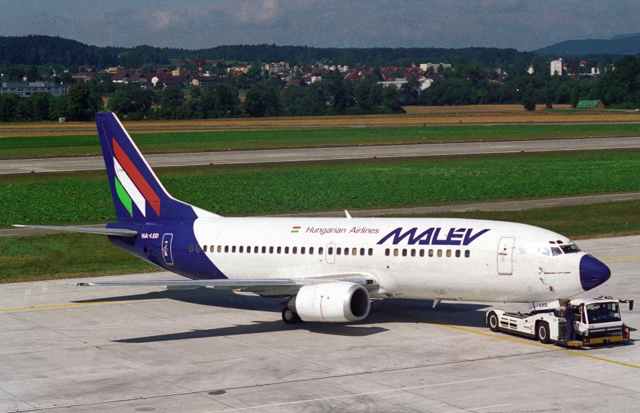 MALEV Hungarian Airlines Boeing 737-300; HA-LED@ZRH;11.08.1994 (4847594725)