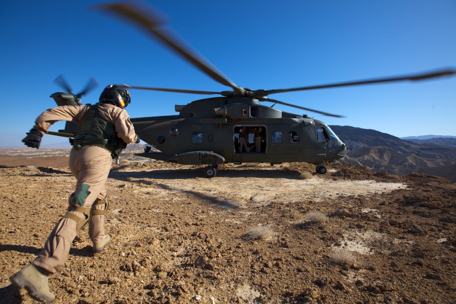 Merlin Helicopter Lands in Californian Desert During Ex Merlin Vortex MOD 45150794