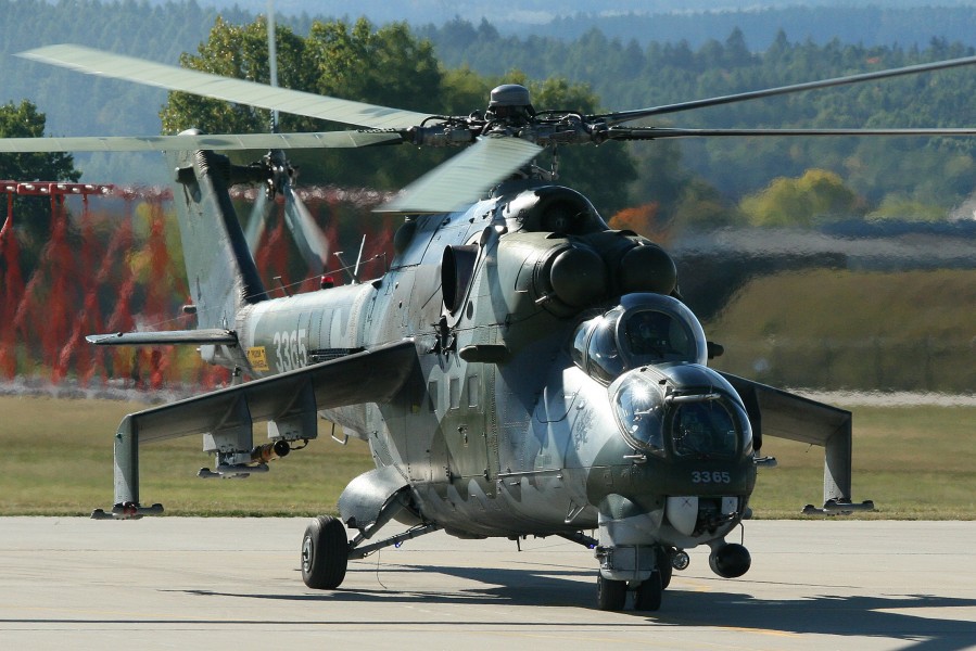 Mil Mi-35 Hind 3365 (8120366965)