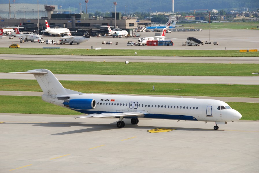 Montenegro Airlines Fokker 100; 4O-AOL@ZRH;31.07.2009 548bs (4327720274)