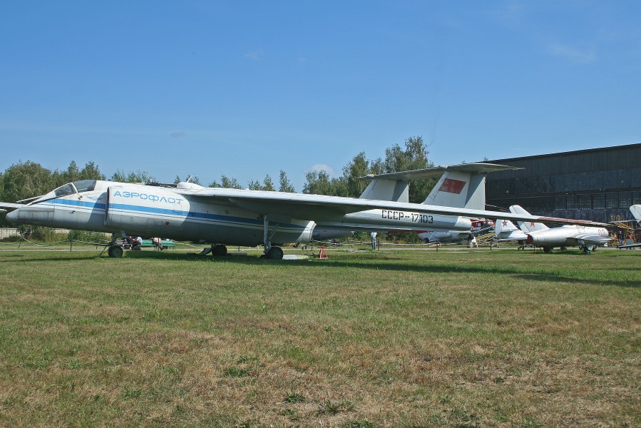 Myasischev M-17 Stratophera CCCP-17103 (9918311494)