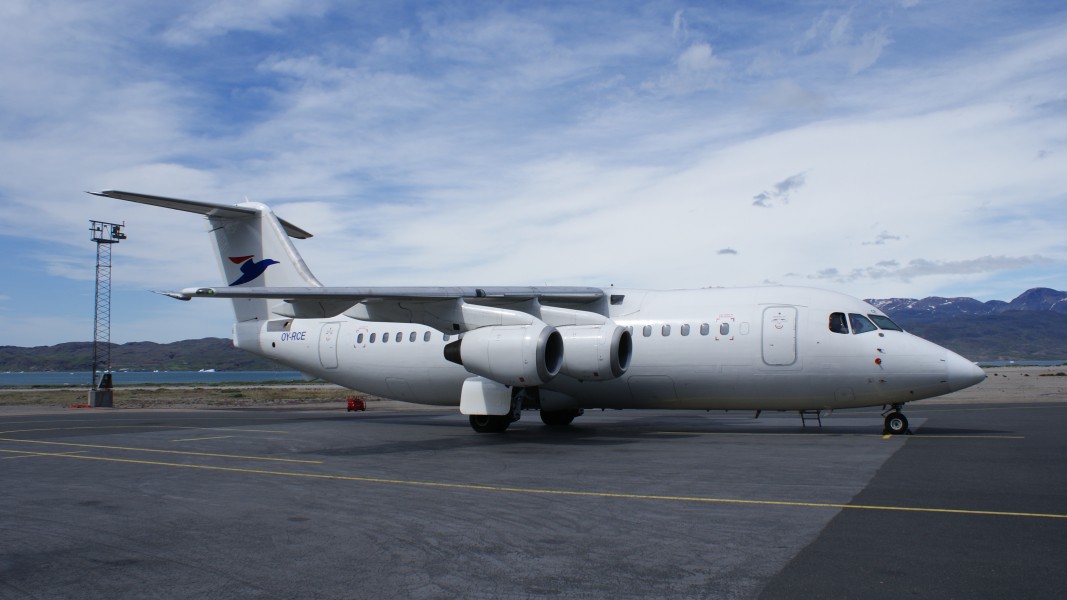 Narsarsuaq-airport-atlantic-airways-avro-rj85-oyrce