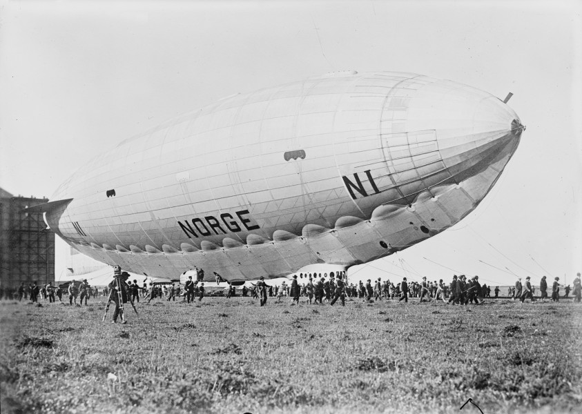 Norge airship on ground 1926