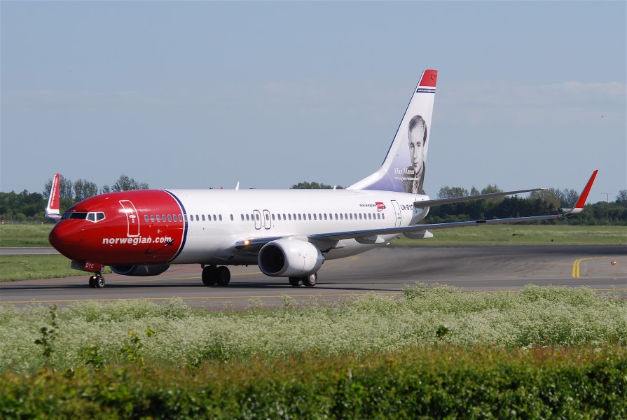 Norwegian Boeing 737-800; LN-DYC@CPH;03.06.2010 574hd (4688556394)