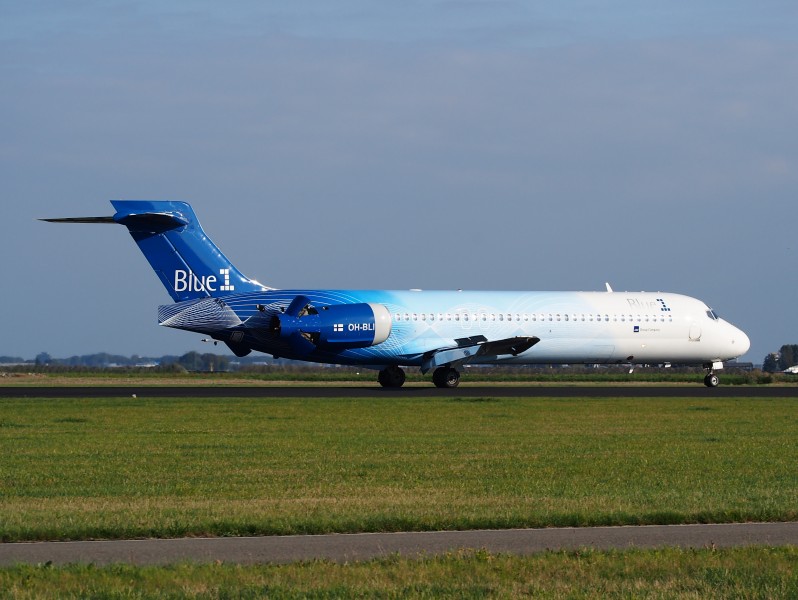 OH-BLI Blue1 Boeing 717-2CM - cn 55061, landing 6October2013 pic2