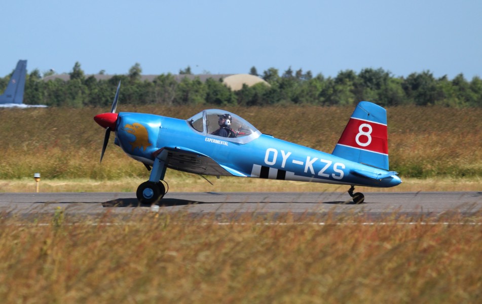 OY-KZS SAI KZ VIII landing at Danish Air Show 2014-06-22 cropped