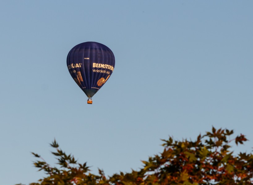 PH-BMK ballon op de Jaarlijkse Friese ballonfeesten in Joure 002