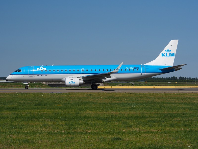 PH-EZU KLM Cityhopper Embraer ERJ-190STD (ERJ-190-100) - cn 19000522, taxiing 21july2013 pic-004