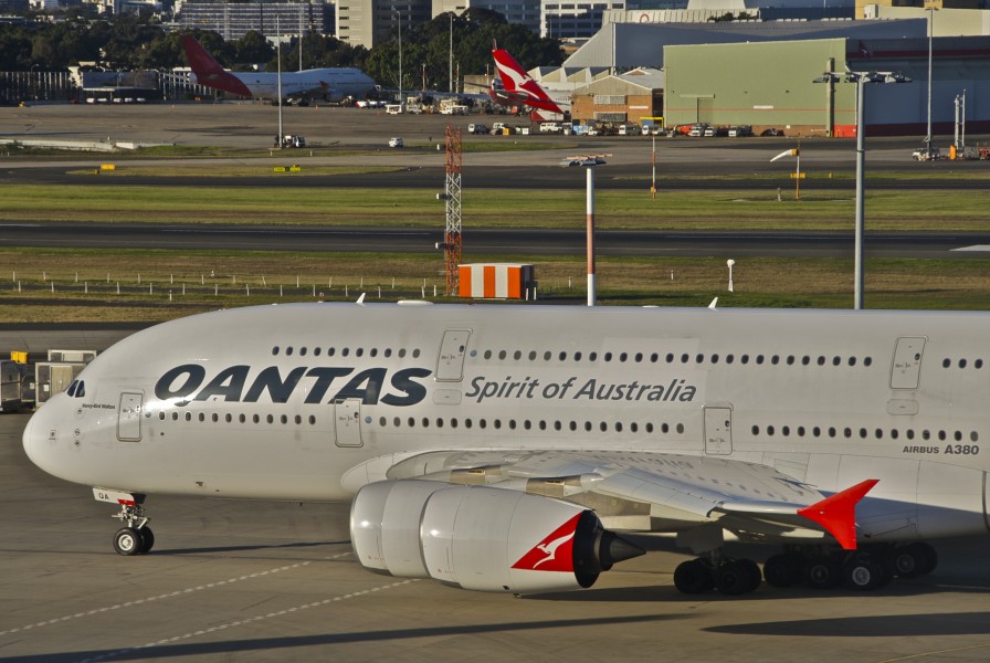 Qantas Airbus A380-842; VH-OQA@SYD;29.07.2012 664ec (8026279884)