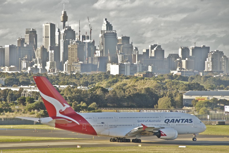 Qantas Airbus A380-842; VH-OQA@SYD;29.07.2012 664ek (8026285485)
