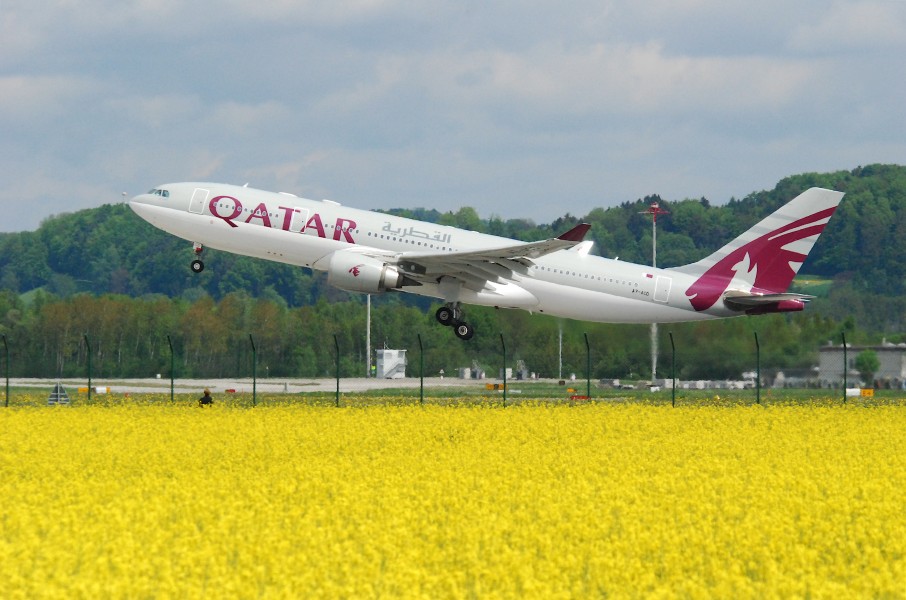 Qatar Airways Airbus A330-203; A7-ACD@ZRH;09.05.2010 571bf (4592159738)