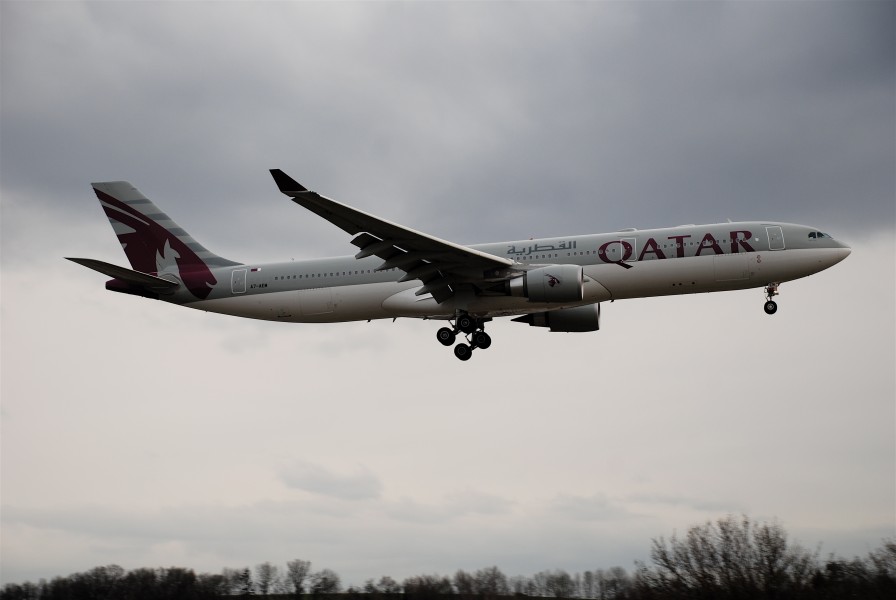 Qatar Airways Airbus A330-300, A7-AEM@ZRH,27.03.2008-506bu - Flickr - Aero Icarus