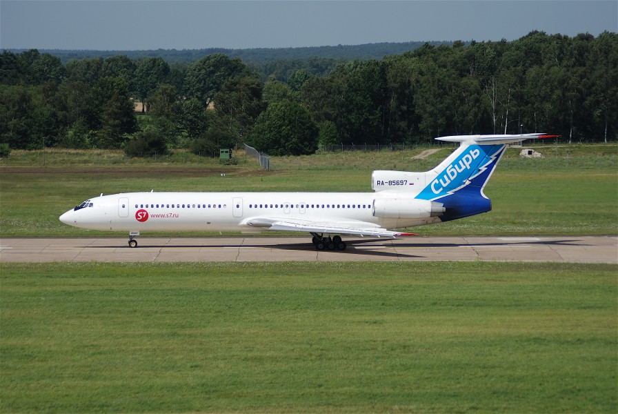 S7 Airlines Tupolev 154, RA-85697@HAJ,27.07.2007-481ha - Flickr - Aero Icarus