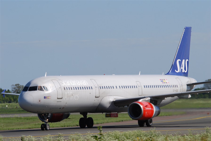 Scandinavian Airlines Airbus A321; OY-KBE@CPH;03.06.2010 574hb (4688553156)
