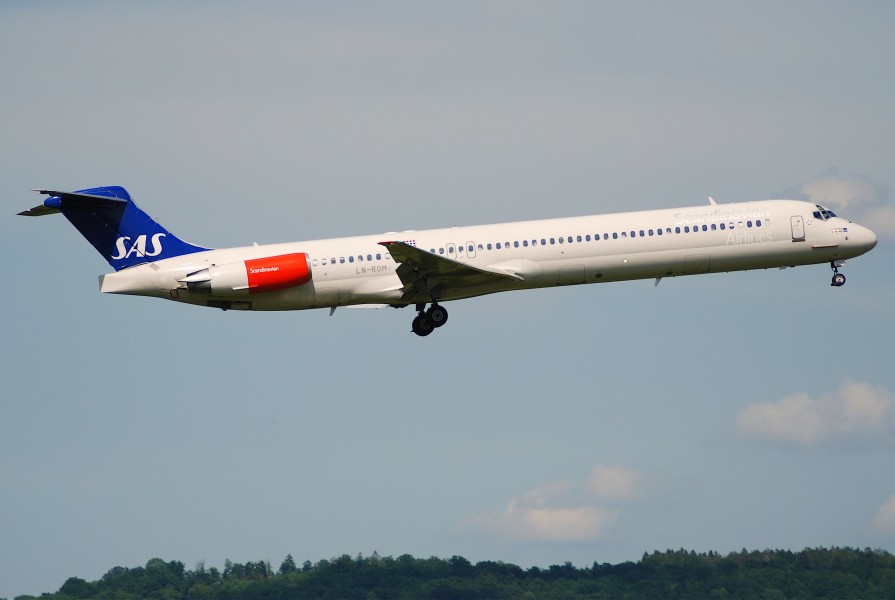 Scandinavian Airlines MD-81; LN-ROM@ZRH;22.05.2007 469du (4291029313)