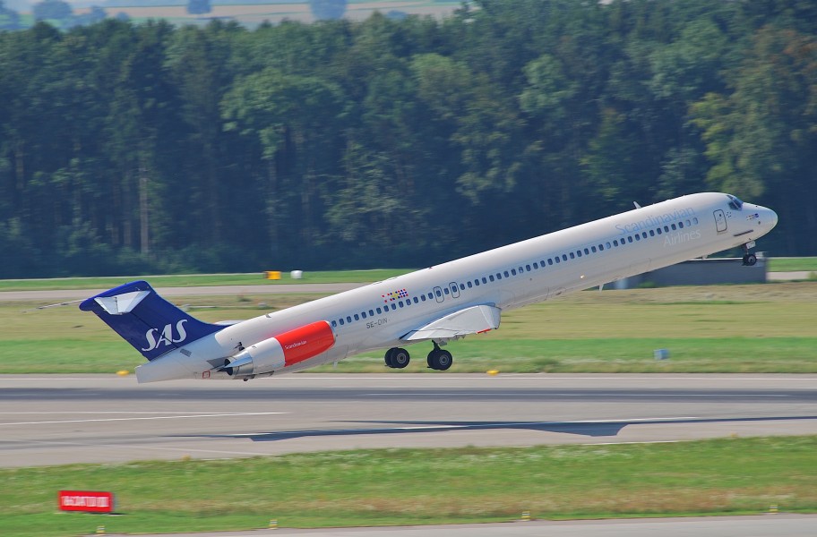 Scandinavian Airlines MD-81; SE-DIN@ZRH;20.08.2009 551cc (4328953824)