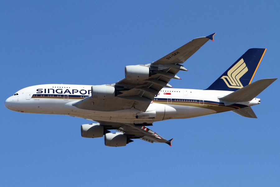 Singapore Airlines A380-800(9V-SKH) (5441780270)
