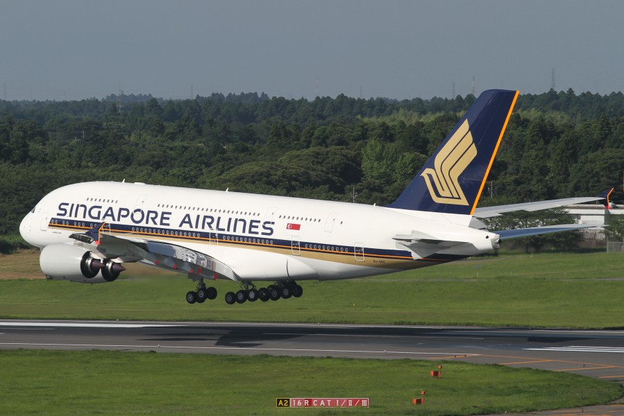 Singapore Airlines A380-800(9V-SKK) (4840475653)