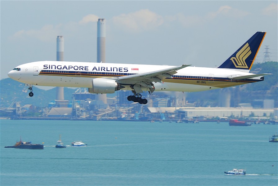Singapore Airlines Boeing 777-200ER; 9V-SVL@HKG;04.08.2011 615eo (6207247021)
