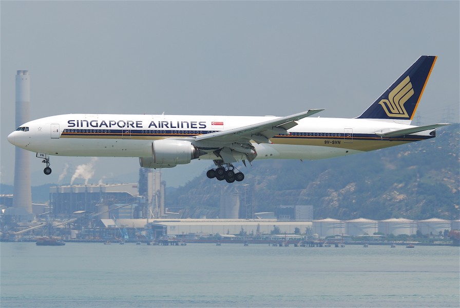 Singapore Airlines Boeing 777-200ER; 9V-SVN@HKG;31.07.2011 614fs (6052585163)