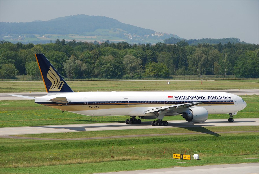 Singapore Airlines Boeing 777-300; 9V-SWB@ZRH;20.08.2009 551dh (4327255173)