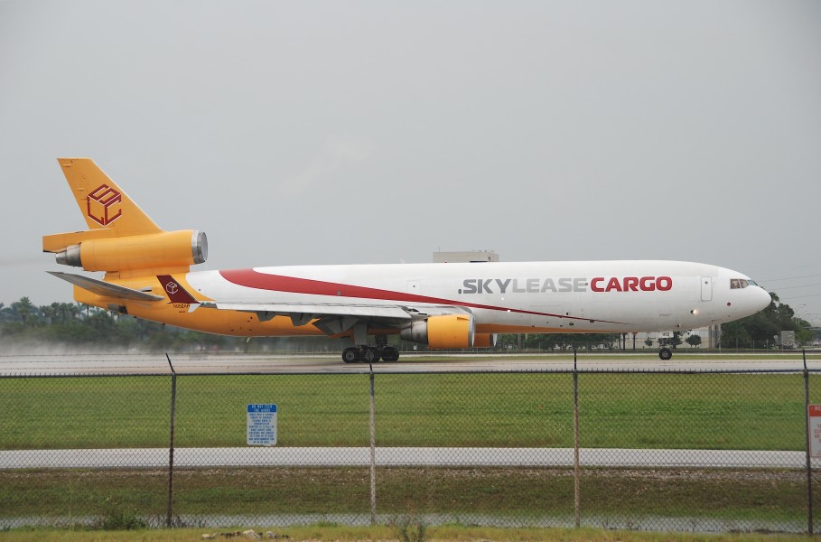 SkyLease Cargo MD-11F; N952AR@MIA;17.10.2011 626ce (6446718953)