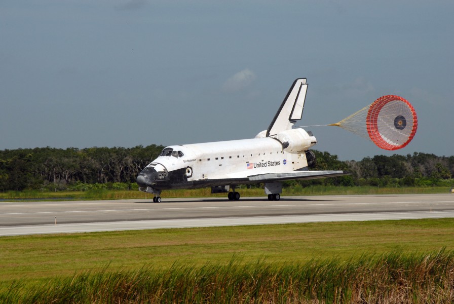 Space Shuttle Endeavour landing after STS-127