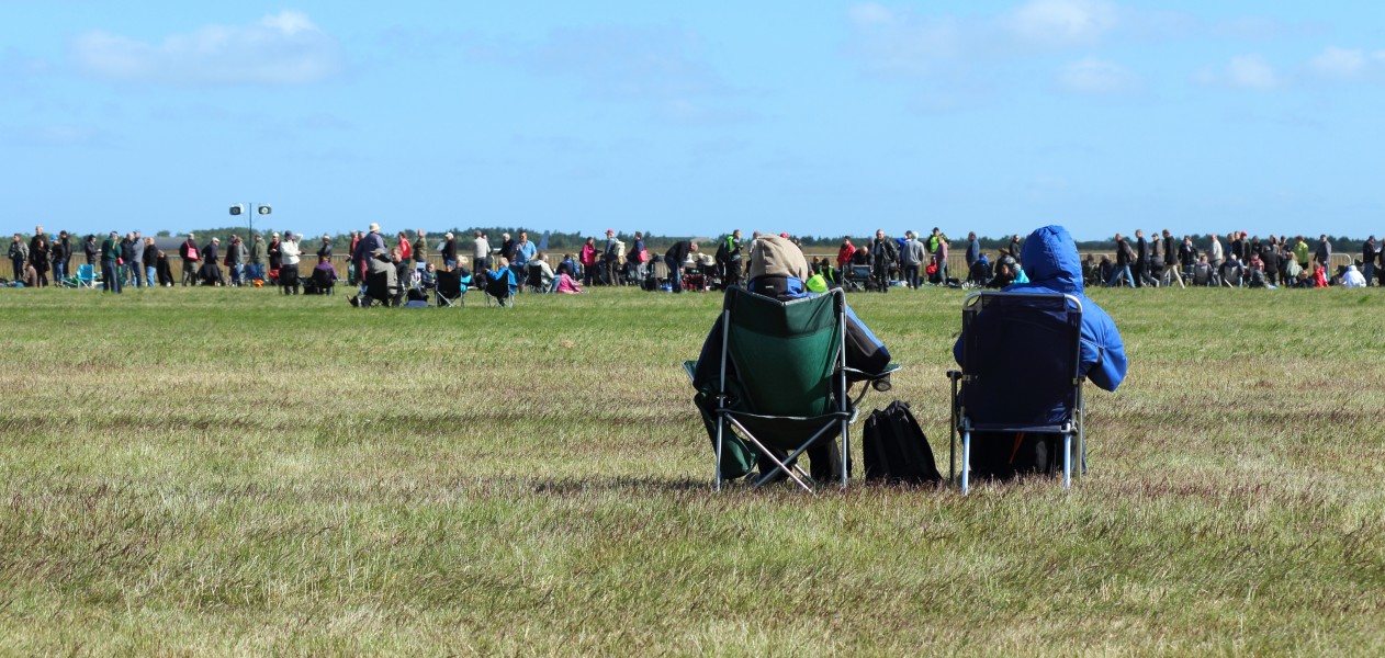 Spectators accumulating at the opening of Danish Air Show 2014