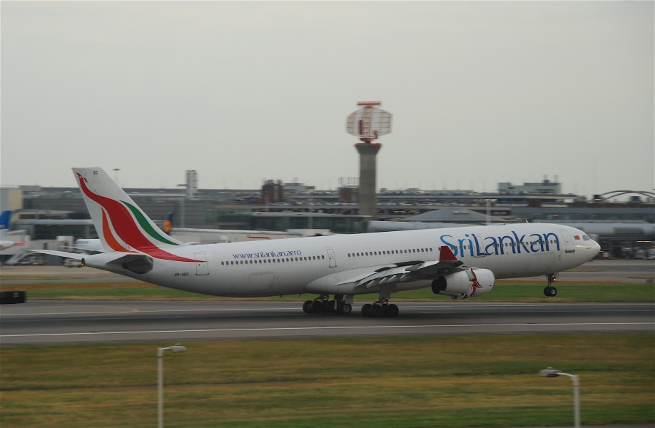 SriLankan Airlines Airbus A340-300; 4R-ADC@LHR;05.06.2010 576pf (4691572010)