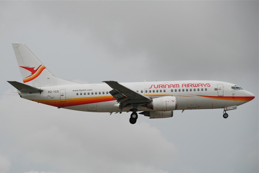 Surinam Airways Boeing 737-300; PZ-TCO@MIA;17.10.2011 626kq (6697867435)