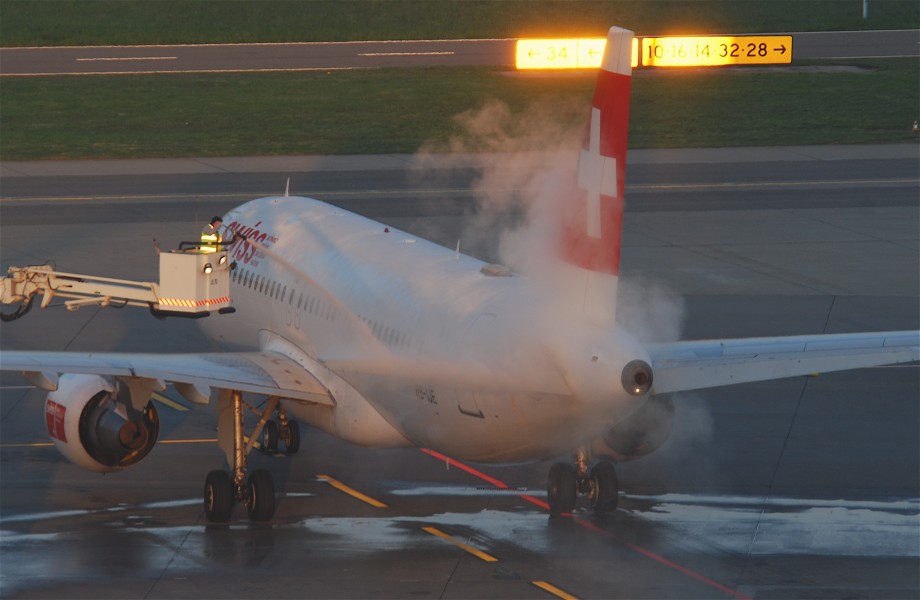 Swiss Airbus A320-214; HB-IJE@ZRH;16.04.2011 595aq (5629350160)