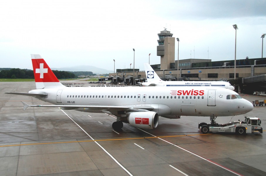 Swiss Airbus A320-214; HB-IJE@ZRH;17.07.2011 610af (6059557430)