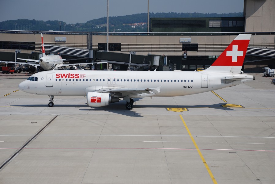 Swiss Airbus A320, HB-IJO@ZRH,20.07.2007-479dq - Flickr - Aero Icarus