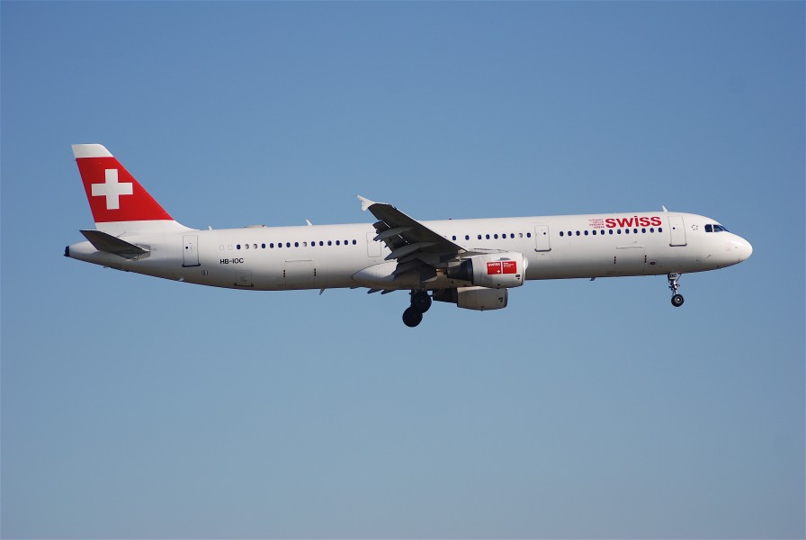 Swiss Airbus A321-111; HB-IOC@ZRH;30.01.2007 450be (4284671945)