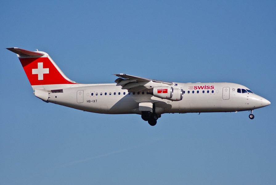 Swiss Avro RJ 100; HB-IXT@ZRH;30.01.2007 450et (4284864417)
