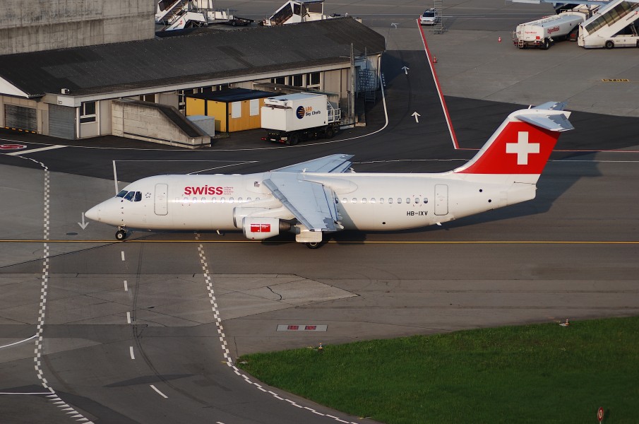 Swiss Avro RJ 100, HB-IXV@ZRH,09.06.2007-472ao - Flickr - Aero Icarus