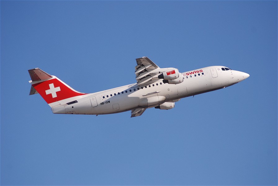 Swiss Avro RJ 100; HB-IXW@30.01.2007 450dx (4284813885)