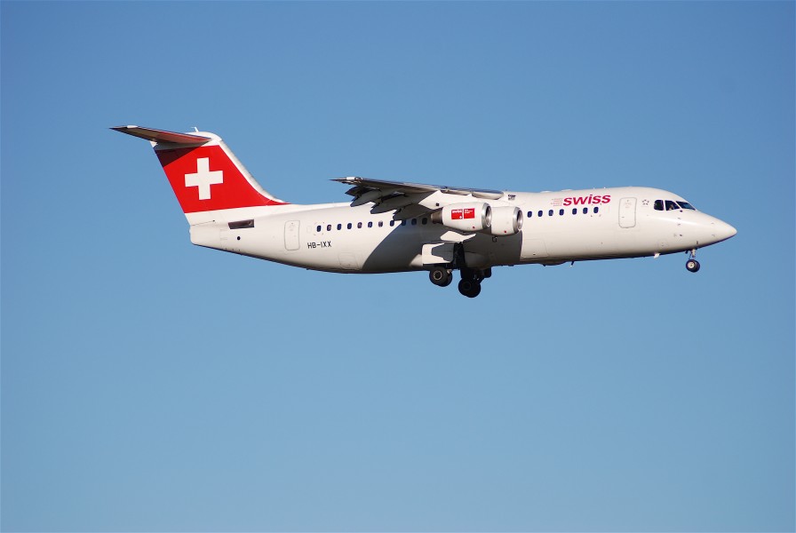 Swiss Avro RJ 100, HB-IXX@ZRH,13.01.2007-446hi - Flickr - Aero Icarus