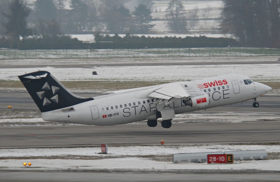 Swiss Avro RJ 100; HB-IYV@ZRH;16.01.2010 561co (4282089281)