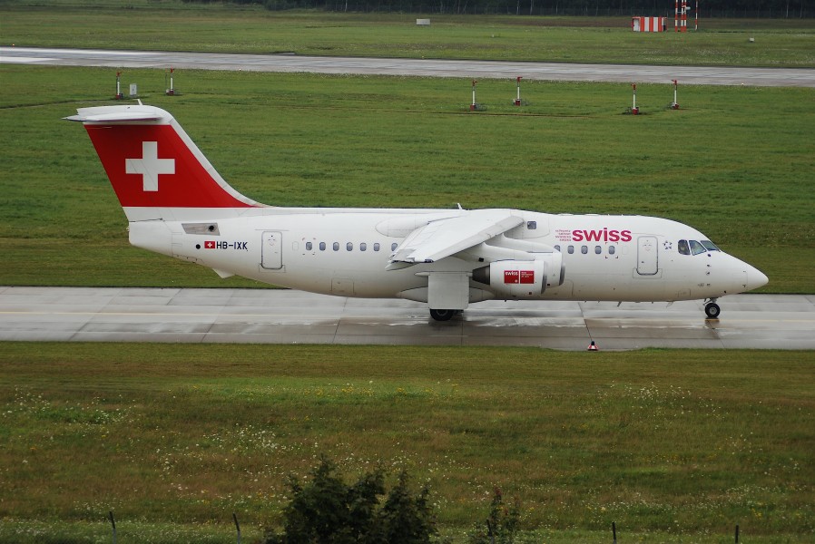 Swiss Avro RJ 85, HB-IXK@HAJ,28.07.2007-482az - Flickr - Aero Icarus
