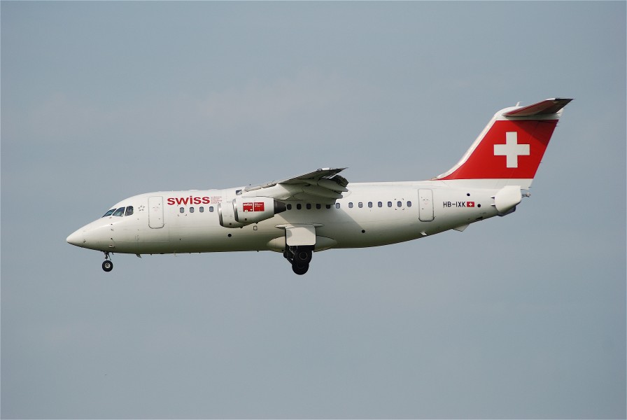 Swiss Avro RJ 85, HB-IXK@ZRH,09.06.2007-472cy - Flickr - Aero Icarus