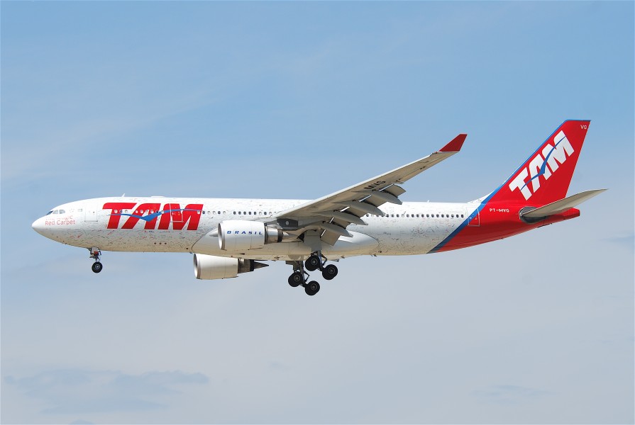 TAM Airbus A330-200; PT-MVG@FRA;16.07.2011 609kl (6190065099)