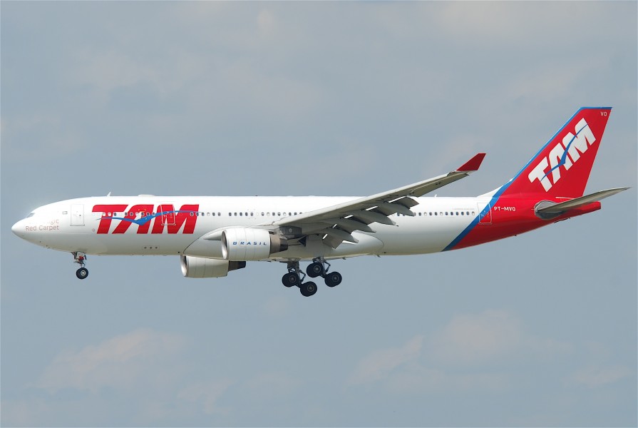 TAM Airbus A330-223; PT-MVO@FRA;06.07.2011 603op (5915979673)