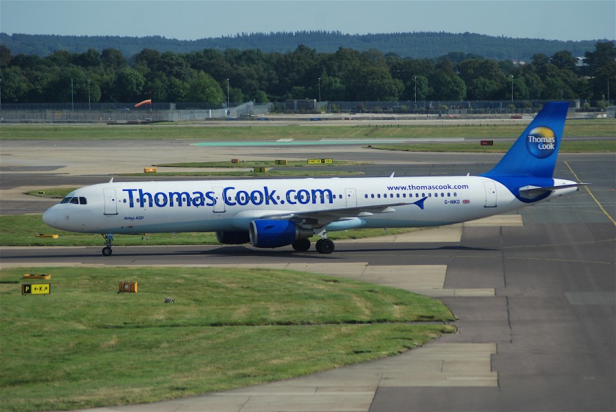 Thomas Cook Airlines Airbus A321; G-NIKO@LGW;25.07.2009 547bc (4329489245)