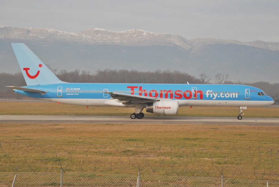 Thomsonfly Boeing 757-204; G-BYAR@GVA;30.12.2006 445kp (7393557954)